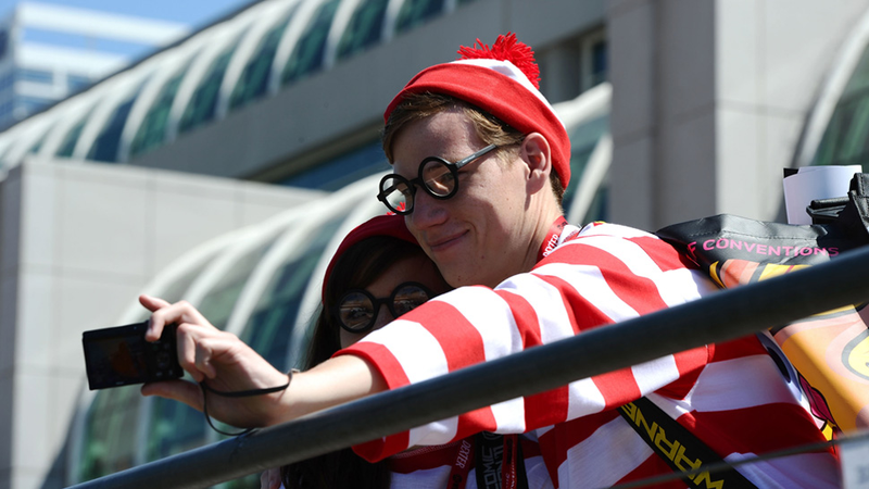 Illustration for article titled World's Largest Collection Of Adult Virgins Gather At Comic-Con 2011